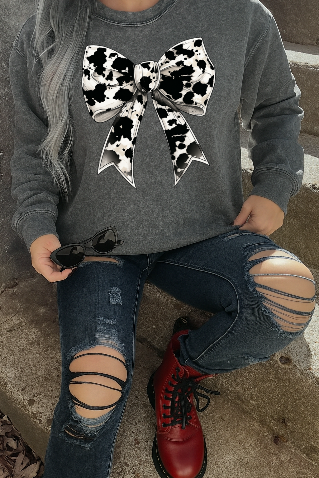 T-Shirt Crewneck Hoody – Cow Print Bow Graphic for Western & Trendy Apparel