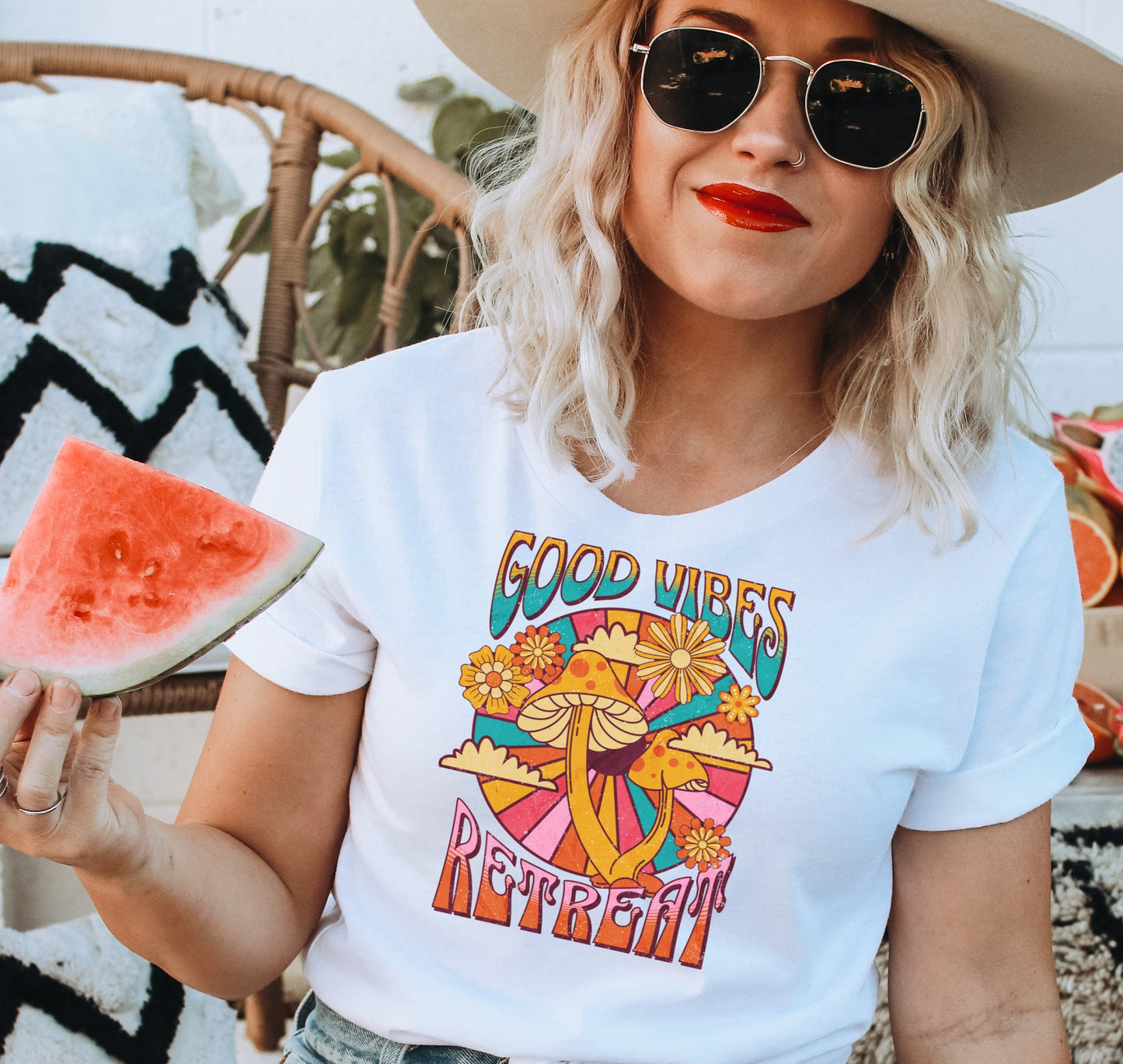 T-Shirt Or Sweatshirt Good Vibes EXCLUSIVE .