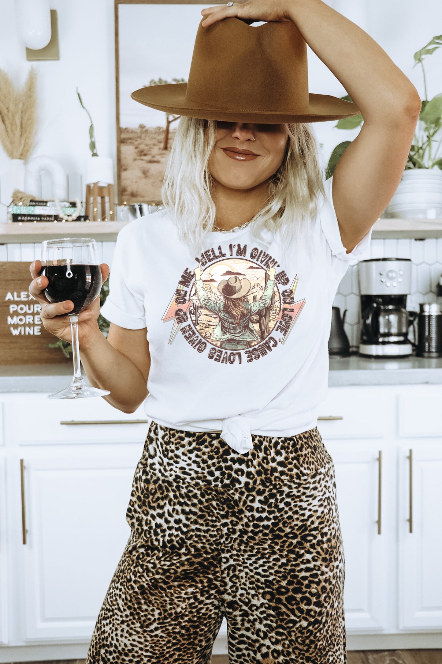 T-Shirt - Sweatshirt - Hoodie I am giving up on Love Western Design