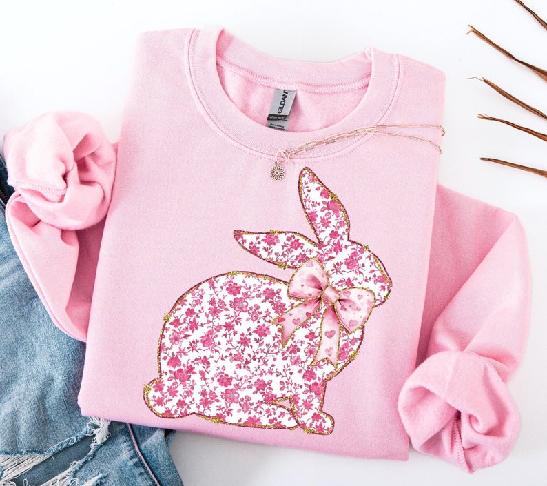 T-Shirt Crewneck Floral Bunny with Bow – Pink Easter Spring Design
