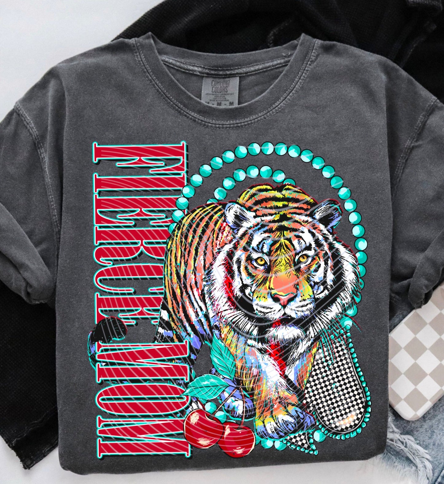 T-Shirt Sweatshirt Crewneck Fierce Mom Tiger – Retro Wild Style 🐅💎🍒