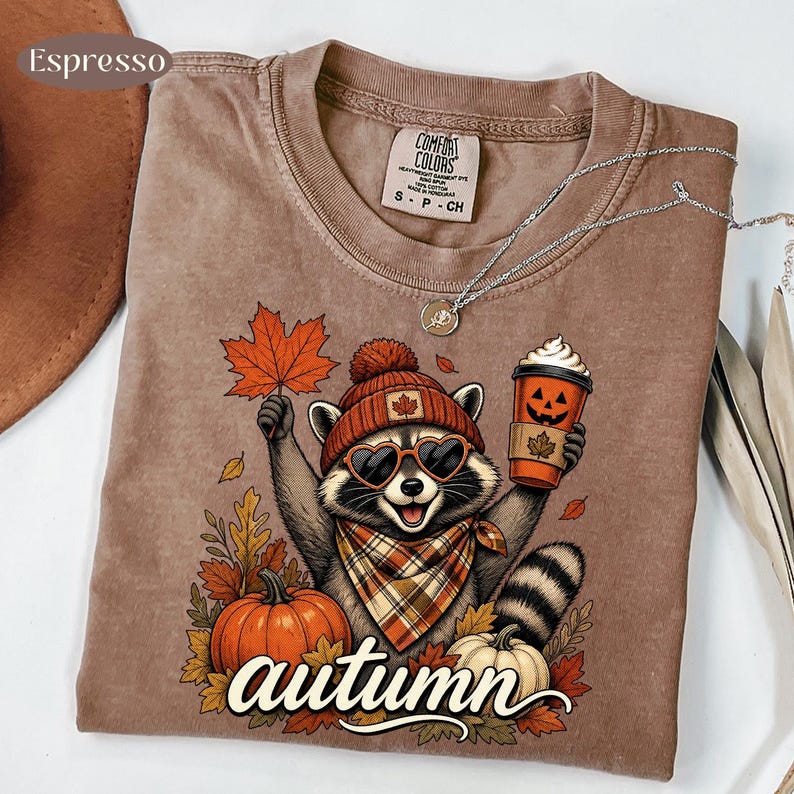Autumn Raccoon – Fall Raccoon – Cute Raccoon Coffee Design