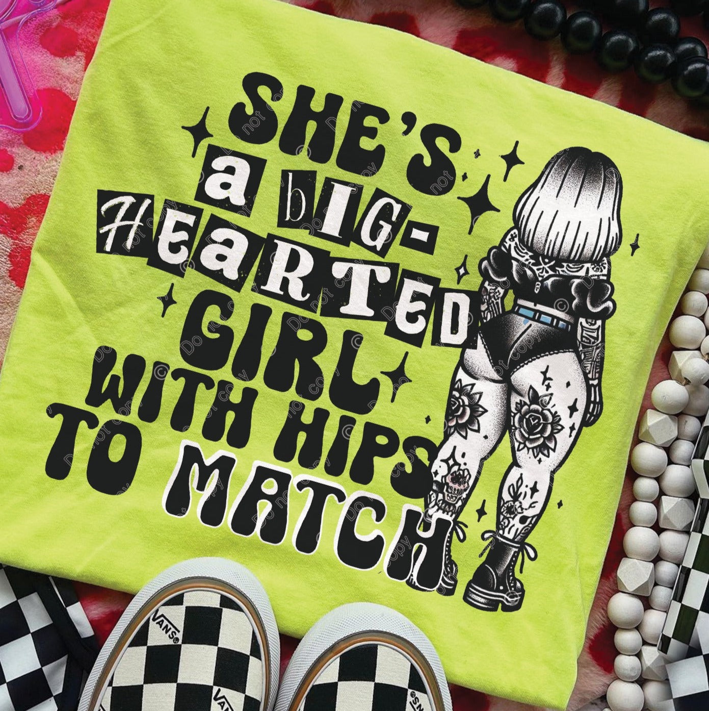 T-Shirt Tee's Or Sweatshirt  Humor A Big Hearted Girl With Hips To Match