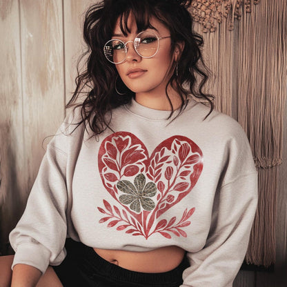 T-Shirt Sweatshirt Hoodie  Boho Floral Heart Western Aesthetic Design Crewneck