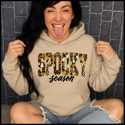 T-Shirt Hoody Spooky Season – Retro Floral with Ghosts & Checkerboard Fall Print