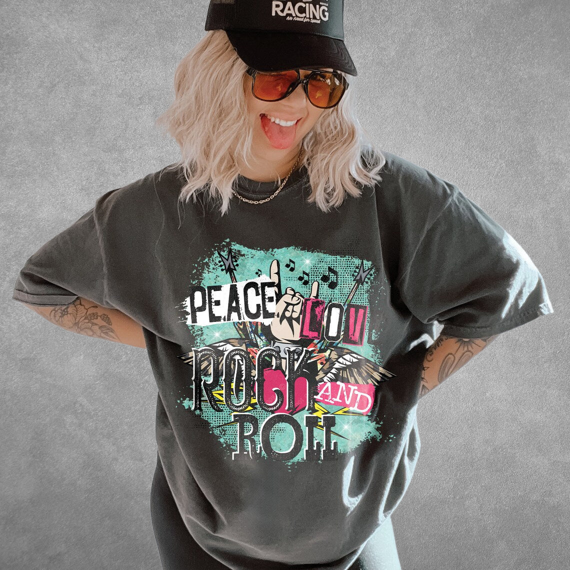 T-Shirt Or Sweatshirt  Vintage - Peace Love And Rock N Roll .